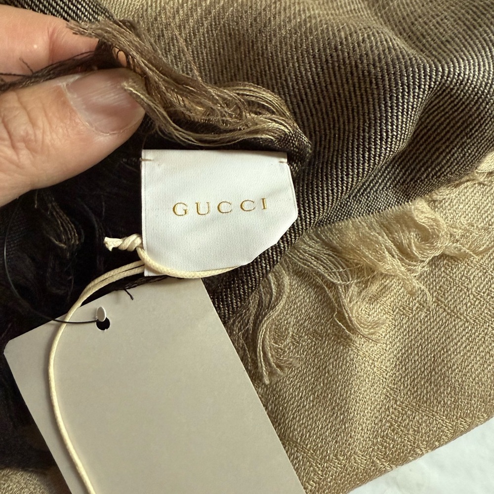 Gucci Beige and Black Scarf - Picture 4 of 6